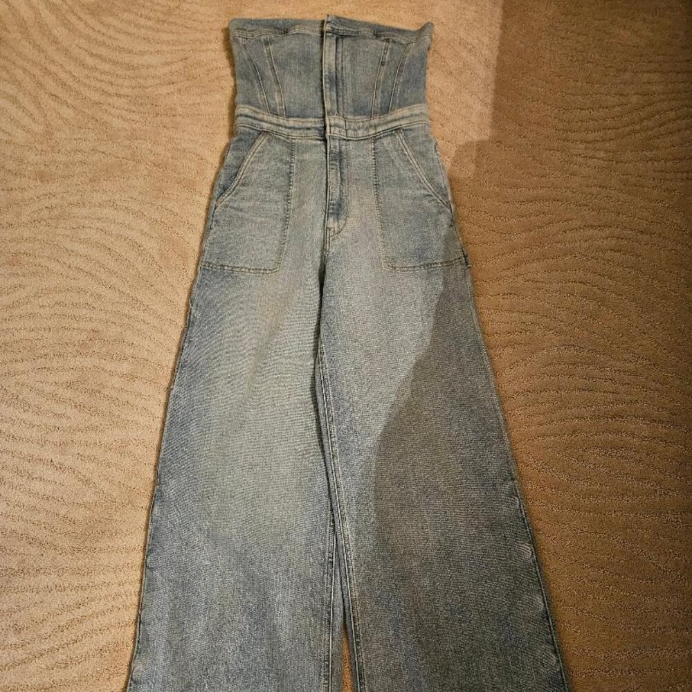 Hudson strapless wide leg jumpsuit in size 25 and color is referenced as tough.